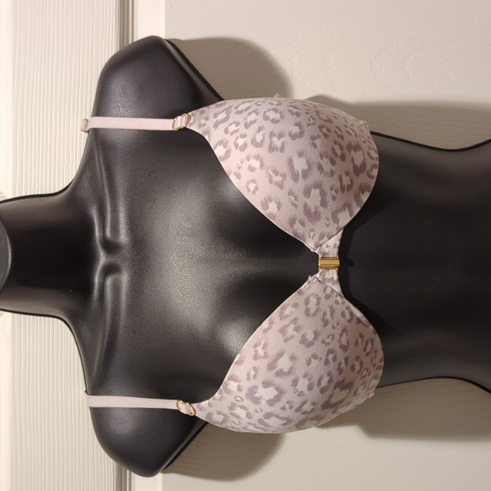 Victoria's Secret Front Open Leopard Print Bra